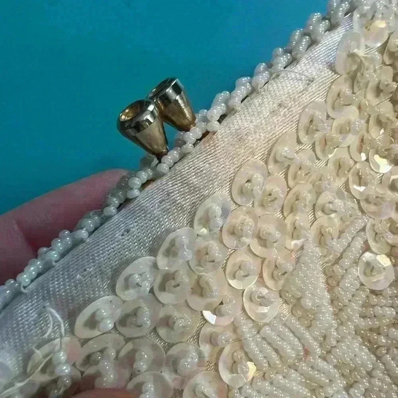 Du-Val Hand Beaded Evening Bag - Brides Bag - Cruise Wear - Made in Hong Kong - Picture 7 of 7